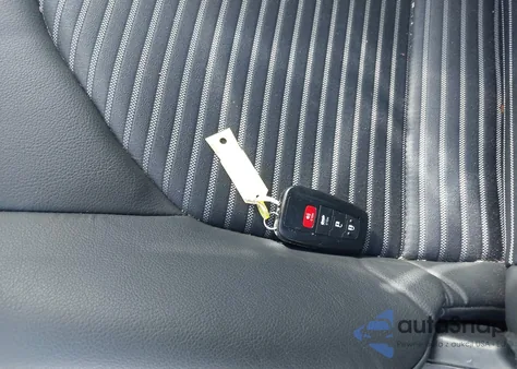 2024 Toyota Camry Se z USA, uszkodzony, nr VIN 4T1T11AK4RU897115